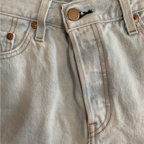 Levi's 501 Raw Hem High rise Shorts - Picture 5 of 7